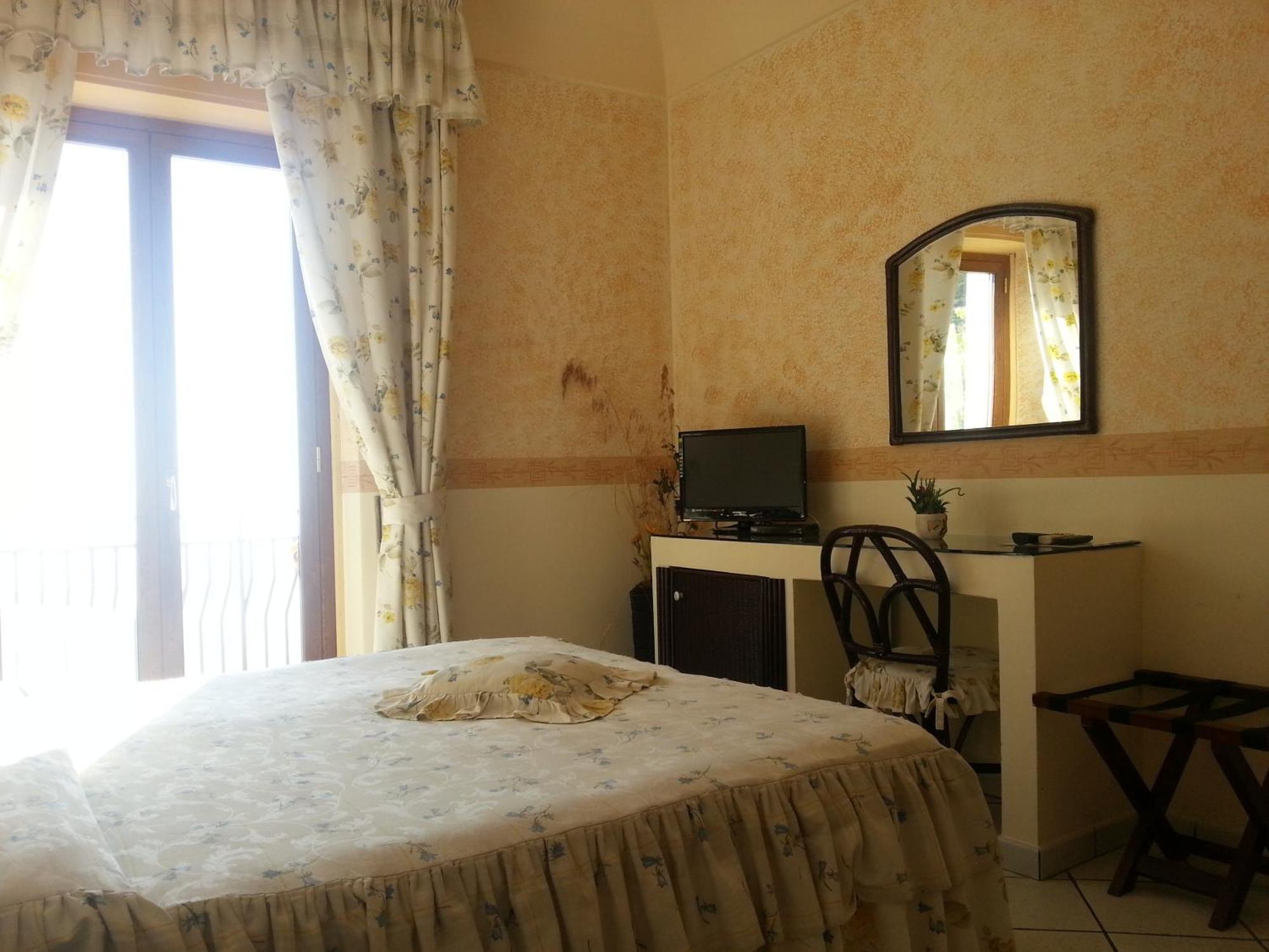 Fico D'India Relais Hotel Furore Room photo